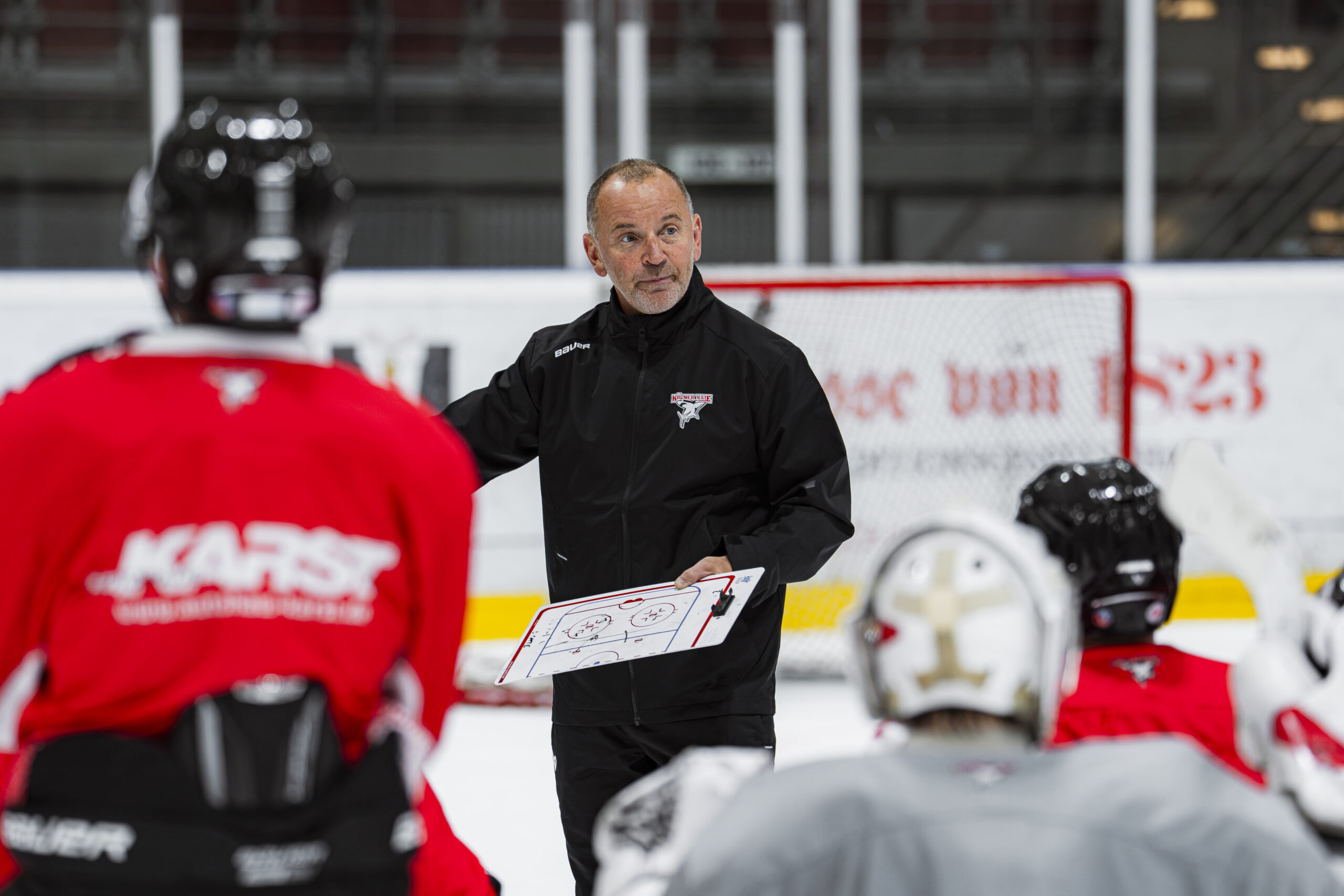 Die Haie sind zurück – erstes gemeinsames Training mit dem neuen Trainerteam